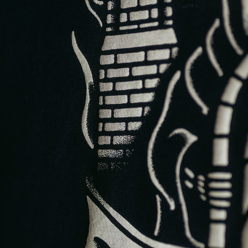 USE YOUR OWN MIND - BLACK UNISEX T-SHIRT